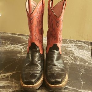Ladies Ariat Size 7 snip toe boots